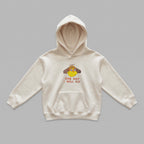 Krem renkli, Oeko-Tex sertifikalı kalın polar çocuk kapüşonlu sweatshirt. Göğüs kısmında havacı şapkası ve gözlüğü takmış sevimli sarı civciv figürü ile turuncu iplikle işlenmiş "ONE DAY I WILL FLY" nakışı yer alır. İçi şardonlu dokusu kışın sıcak tutar, rüzgarı keser ve terletmez. Fermuarsız tasarımı, kanguru cebi ve birinci sınıf Alman nakış işçiliği ile üretilmiştir. Çocuklar için premium, eğlenceli ve sıcacık tutan kışlık tasarım.