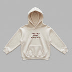 2-7 yaş arası çocuklar için özel üretilen krem renkli kapüşonlu sweatshirt önden görünümü. Dayı ve amcalara hediye edilebilecek 'UNCLE'S BEST FRIEND' nakışlı konsept tasarım. %65 pamuklu şardonlu iç dokusu kış aylarında terletmeden sıcak tutar. Oeko-Tex sertifikalı bu çocuk hoodie, geniş kanguru cebi ve esnek manşetleriyle hareket özgürlüğü sağlar. Kaliteli ve dayanıklı kışlık çocuk üst giyim arayan ebeveynler için ideal, rüzgarı kesen pürüzsüz dış yüzeye sahip tasarımdır.