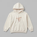 Krem renkli, Oeko-Tex sertifikalı kalın polar çocuk kapüşonlu sweatshirt. Göğüs kısmında çocuk el yazısı stiliyle işlenmiş kiremit renkli "You're doing great DAD!" yazısı ve karalama kalp nakışı yer alır. İçi şardonlu dokusu sıcak tutar ve terletmez. Kanguru cepli, fermuarsız tasarımı ve Alman nakış işçiliğiyle üretilmiş premium kışlık ürün.