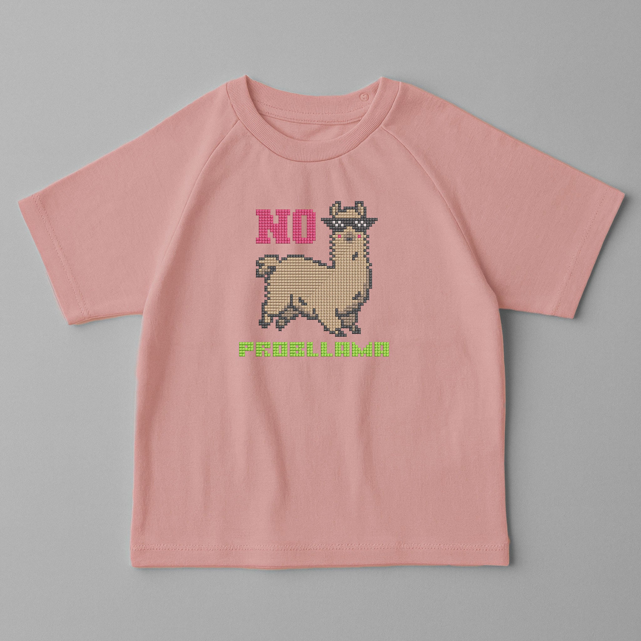 Gül kurusu (pembe) renkli, omuzdan çıtçıtlı, üzerinde güneş gözlüklü lama nakışı ve 'No Probllama' yazısı bulunan pamuklu bebek tişörtü.