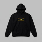 Ebeveynlerin günlük stiline neşe katan, göğsünde Achievement in Momming yıldız nakışı bulunan siyah renkli yetişkin hoodie. Birinci sınıf Alman işçiliği ile tasarlanan bu özel parça, içi kalın şardonlu polar yapısıyla kışın en soğuk günlerinde bile sıcacık tutar. Nefes alan ve terletmeyen Oeko-Tex onaylı kumaşı, geniş kanguru cebi ve esnek manşetleriyle üstün rahatlık sunar. Annelerin keyifle giyeceği, yıpranmaya dayanıklı premium uzun ömürlü bir kış gardırobu ürünüdür.