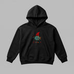 Siyah renkli, Oeko-Tex sertifikalı kalın polar çocuk kapüşonlu sweatshirt. Göğsünde köpekbalığı yüzgeci takan iddialı balık figürü ve renkli "Attitude" nakışı yer alır. İçi şardonlu dokusu kışın sıcak tutar, terletmez. Alman işçiliğiyle üretilmiş premium kışlık tasarım.