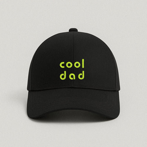 Siyah renkli %100 pamuklu premium beyzbol şapkası. Ön panelinde neon yeşil iplikle, modern ve yuvarlak fontla işlenmiş "cool dad" nakışı yer alır. Birinci sınıf Alman nakış işçiliği ile özenle üretilmiştir. Nefes alan pamuklu dokusu ve ayarlanabilir metal tokası ile terletmez, başa tam uyum sağlar. Babalar için tasarlanmış modern, sade ve premium günlük aksesuar.