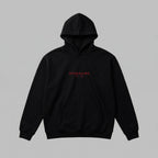 Annelere özel tasarlanabilen siyah renkli premium oversize kapüşonlu sweatshirt. Göğsündeki kırmızı 'MOMAZING' nakışına anne olduğunuz yılı ekleyerek benzersiz bir hediye oluşturabilirsiniz. %100 pamuklu, Oeko-Tex sertifikalı ağır gramajlı tok kumaşı soğuk günlerde sıcacık tutarken cildi nazikçe sarar. Şık, dayanıklı ve anlamlı bir kişiselleştirilmiş giyim deneyimi sunar.