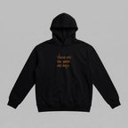 "These are the good old days" nakışıyla dikkat çeken, siyah renkli premium yetişkin kapüşonlu sweatshirt. Yüksek kalite Alman işçiliği ile işlenen bu özel tasarım, anılarınızı stilinize yansıtır. İçi kalın şardonlu polar dokusu ve Oeko-Tex sertifikalı rüzgar kesen kumaşı sayesinde kış soğuklarında maksimum koruma sunar. Geniş kanguru cebi ve esnek manşetleriyle tasarlanan, nefes alabilen yapısıyla terletmeyen dayanıklı ve şık ebeveyn kışlık giyim modeli.