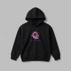 Siyah renkli, Oeko-Tex sertifikalı kalın polar çocuk kapüşonlu sweatshirt. Göğüs kısmında kırmızı gözlüklü mor hayalet figürü ve "UNBOO LIEVABLE" esprili nakışı yer alır. İçi şardonlu dokusu kışın soğuğu keser, sıcak tutar ve terletmez. Fermuarsız tasarımı, kanguru cebi ve yüksek kalite Alman işçiliğiyle öne çıkan premium kışlık çocuk tasarımı.